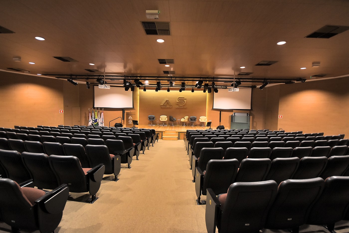 Prédio Inteiro - Foto 1